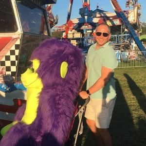 Meet your Posher, Stuart